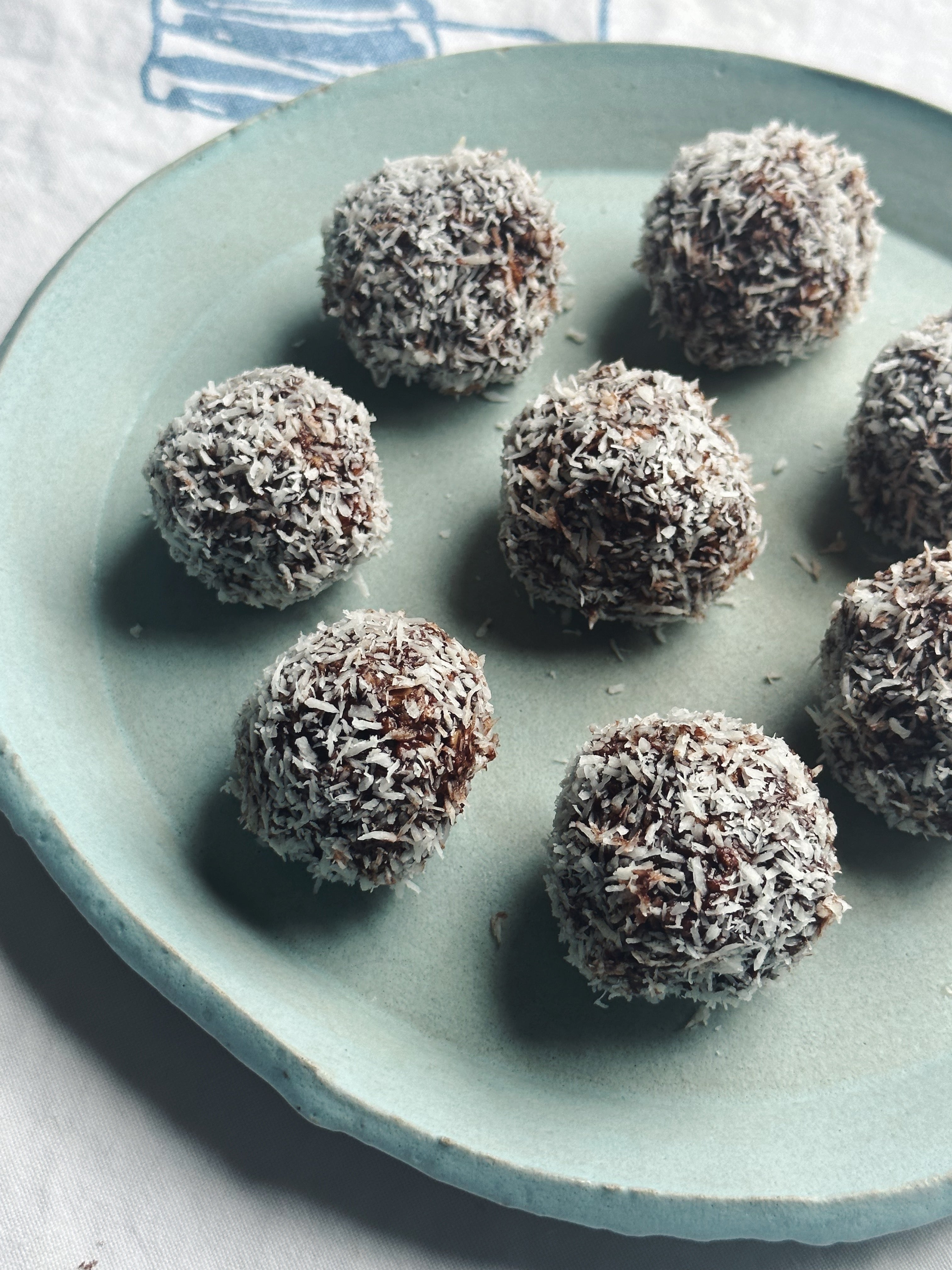 Vilda's Coconut Chocolate Balls – Rainbo